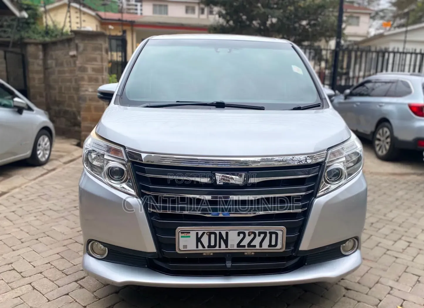 Toyota Noah 2017 Silver