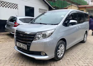 Toyota Noah 2017 Silver
