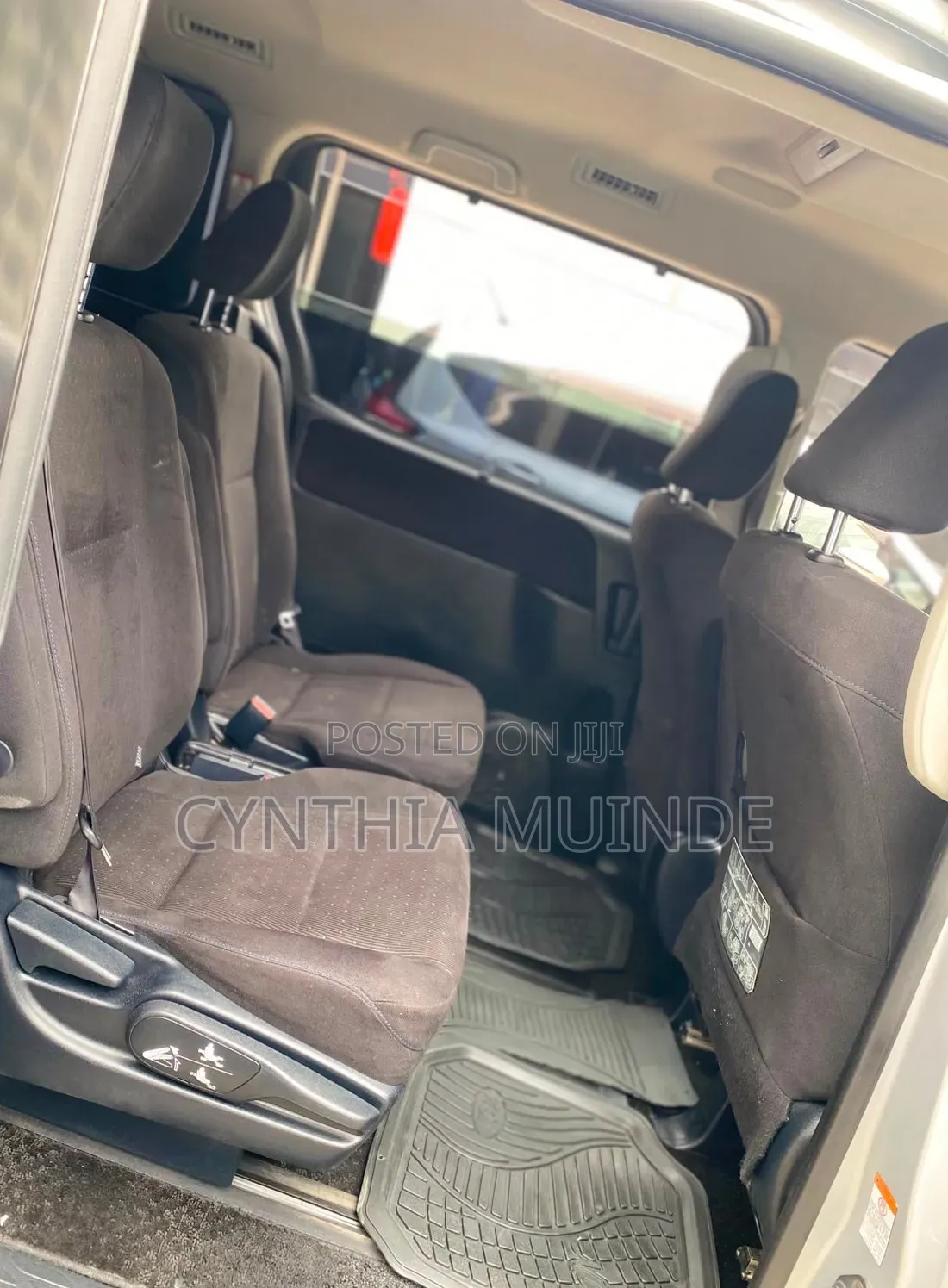 Toyota Noah 2017 Silver