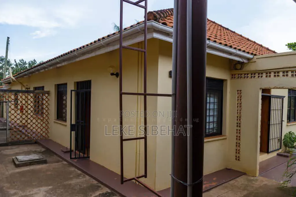 5bdrm House in Lakeview Estate for rent