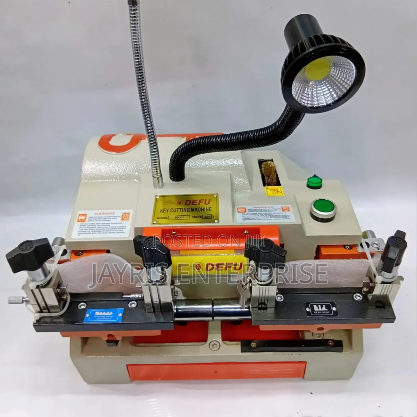 Key Cutter Machine at