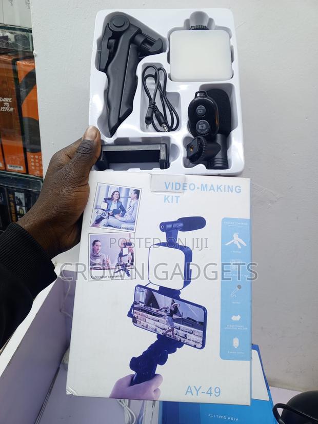 Ay-49 Vlogging Kit With Led Light Microphone and Tripod - thumbnail 2