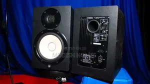 Yamaha Studio Monitors Hs8