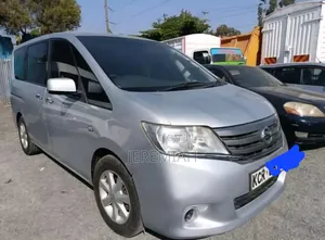 Nissan Serena 2011 Silver