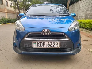 Toyota Sienta 2016 Blue