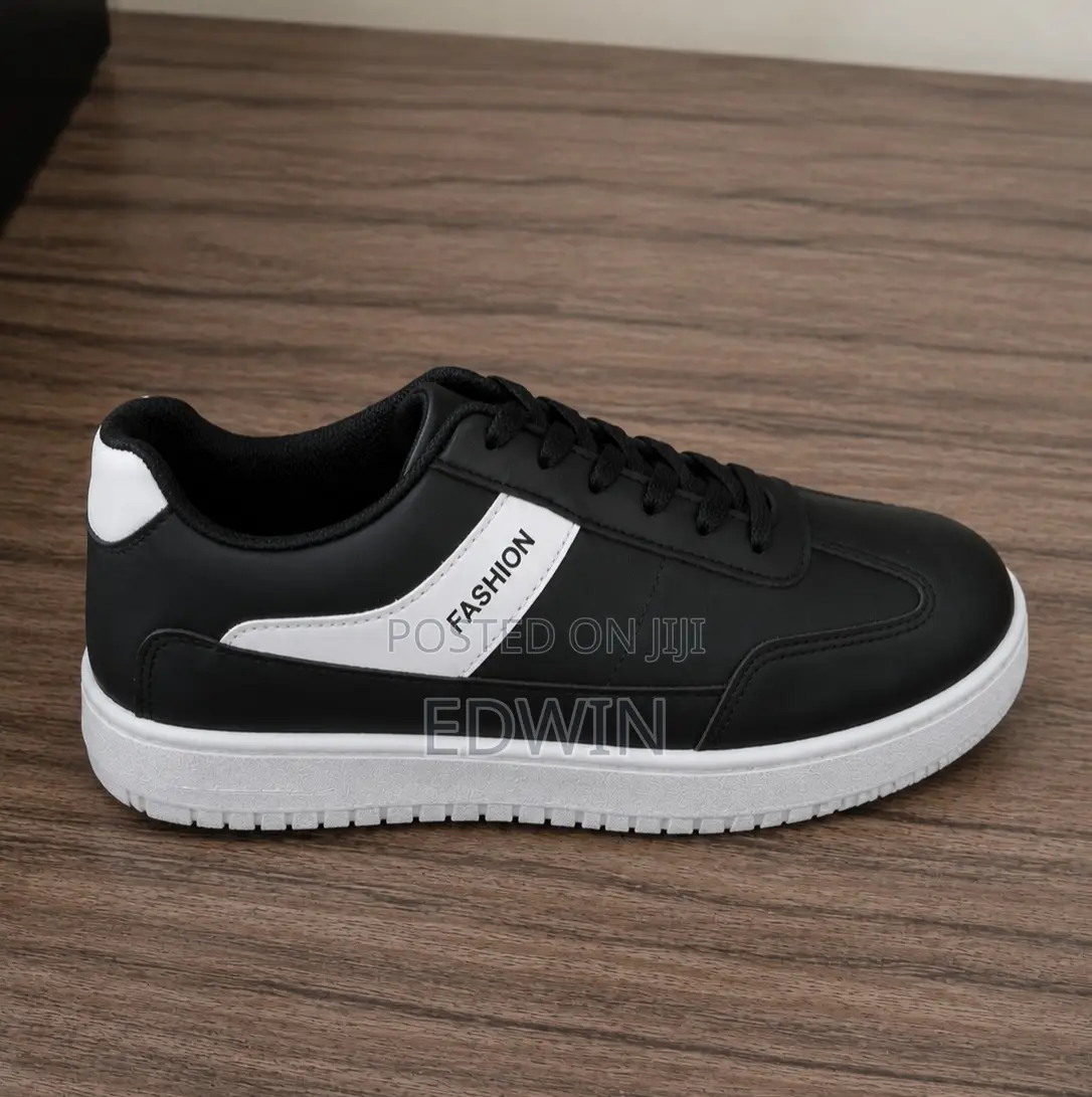 Stylish Black White Casual Sneakers for Men