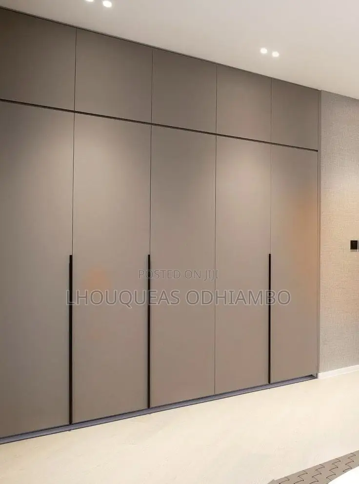 Modern Built-in Wardrobe