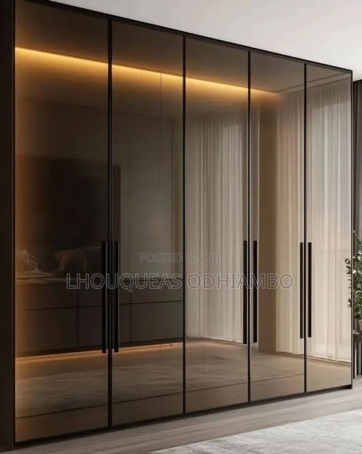 Modern Built-in Wardrobe