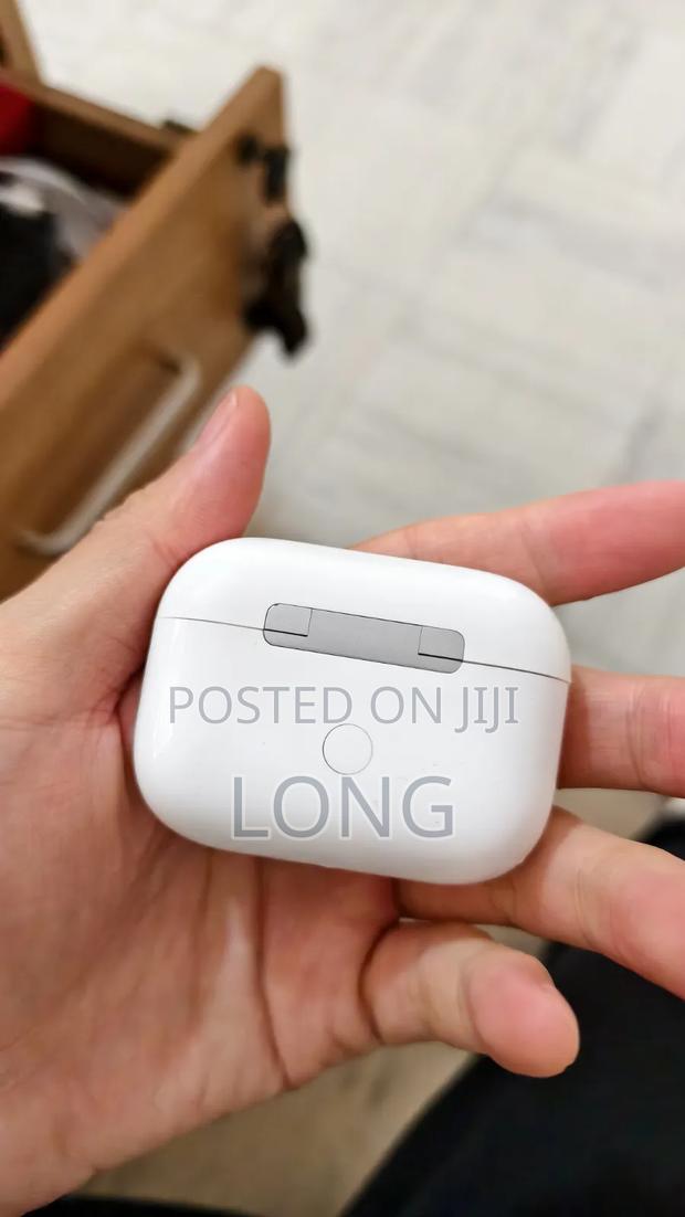 Brand New Ear Buds - thumbnail 2