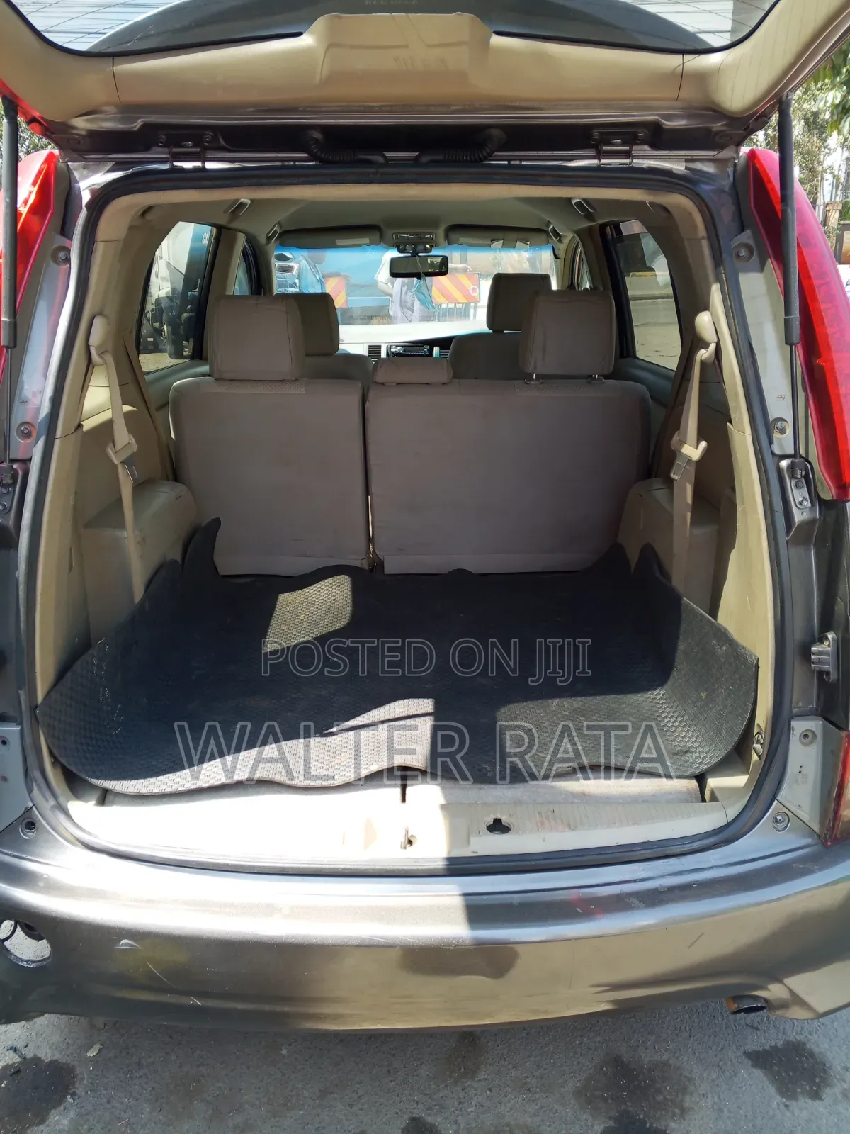 Toyota ISIS 2008 Gray