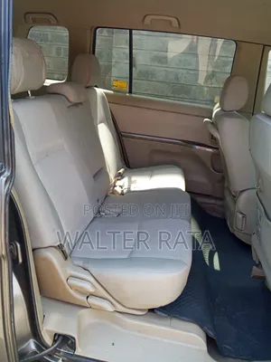 Toyota ISIS 2008 Gray