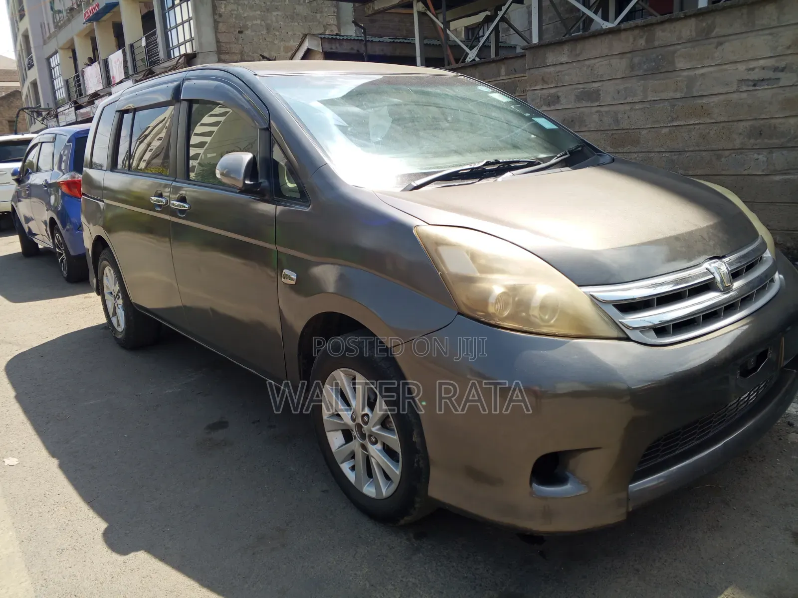 Toyota ISIS 2008 Gray