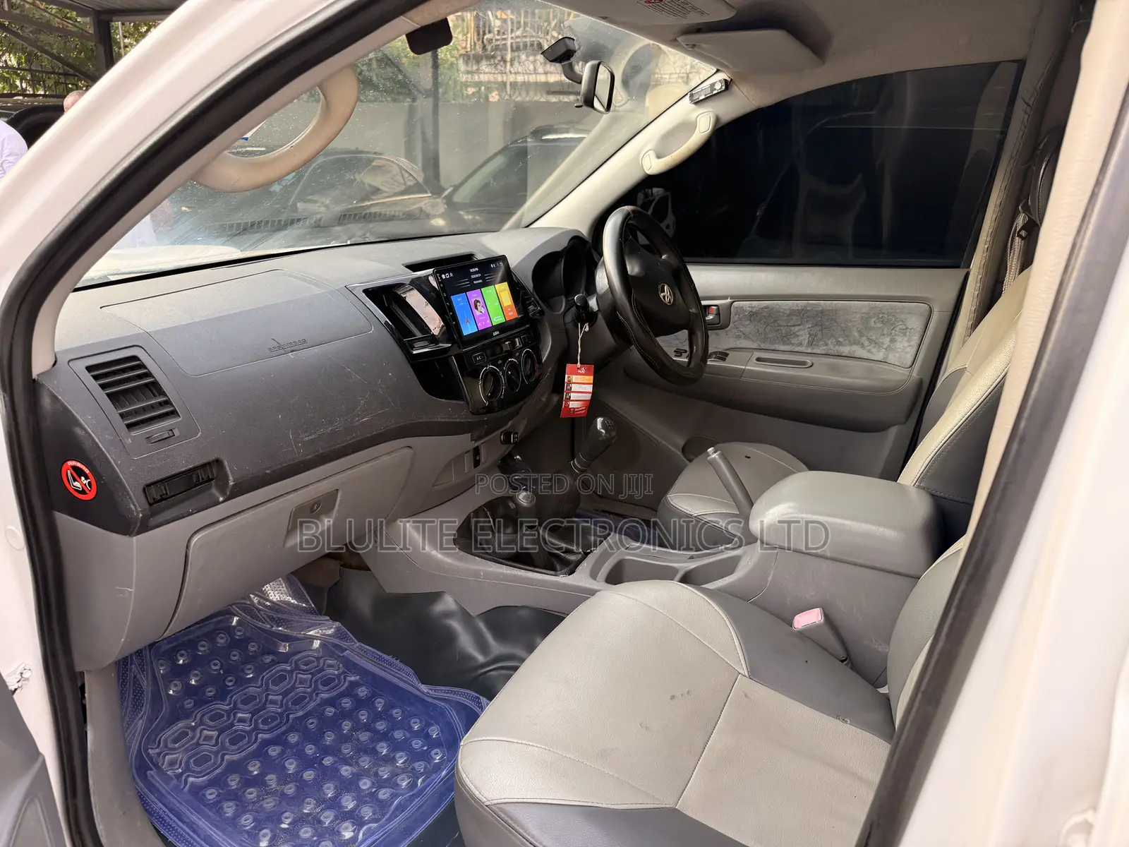 Toyota Hilux 2008 White