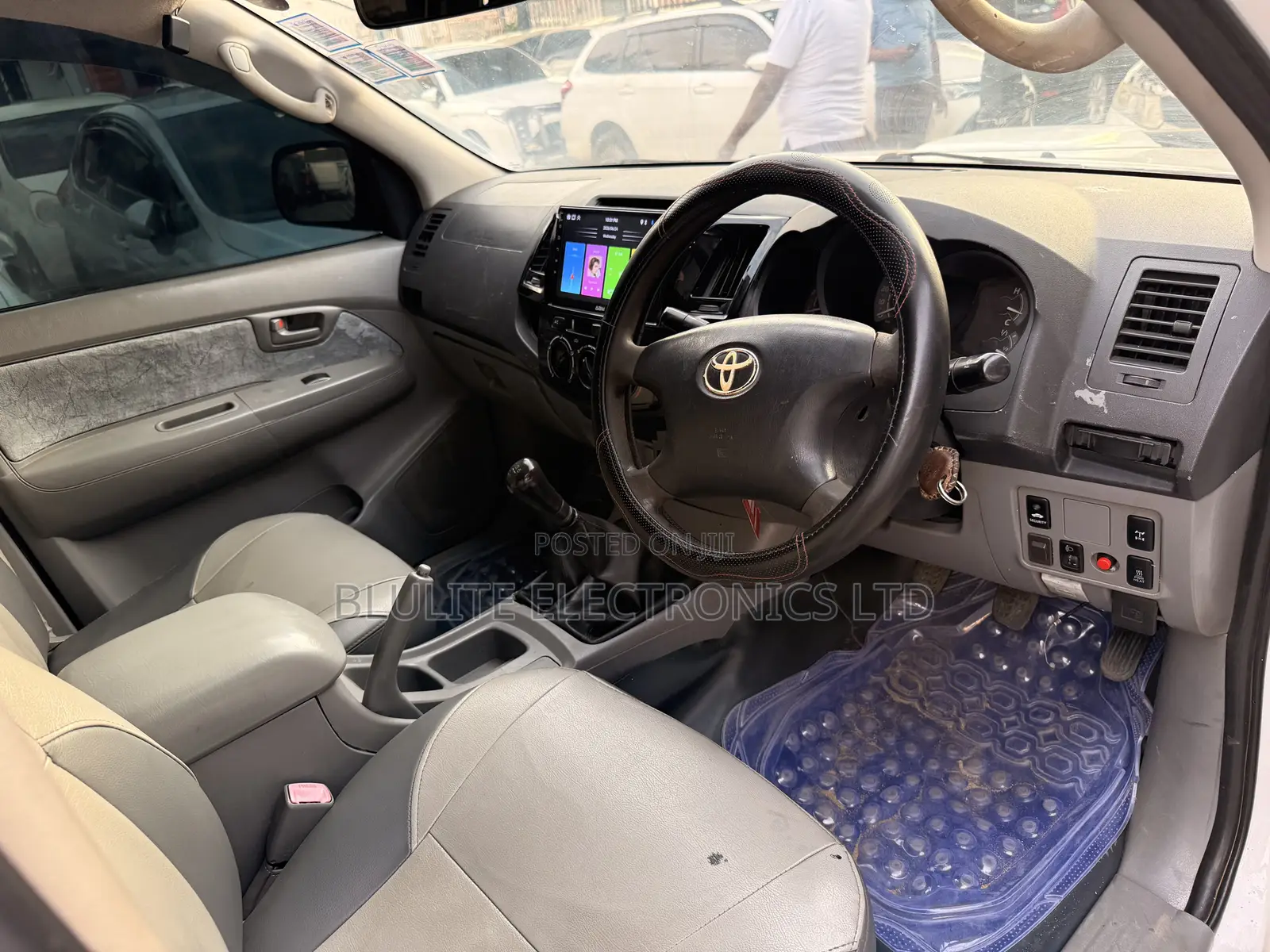 Toyota Hilux 2008 White