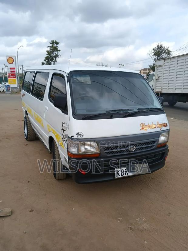 Toyota HiAce 2000 White