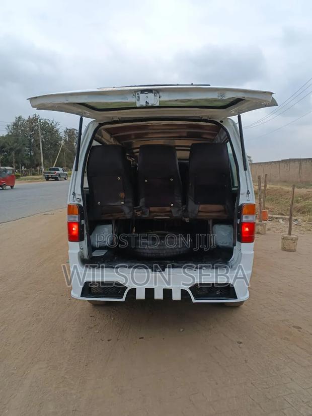 Toyota HiAce 2000 White - thumbnail 5