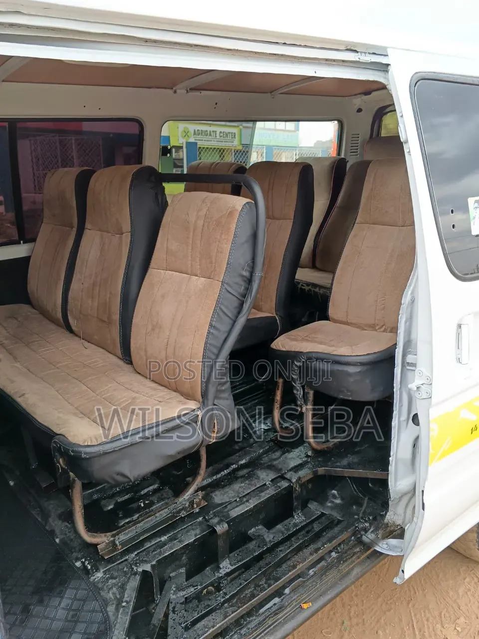 Toyota HiAce 2000 White