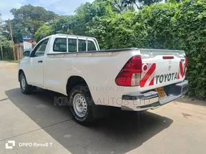 Toyota Hilux 2016 White