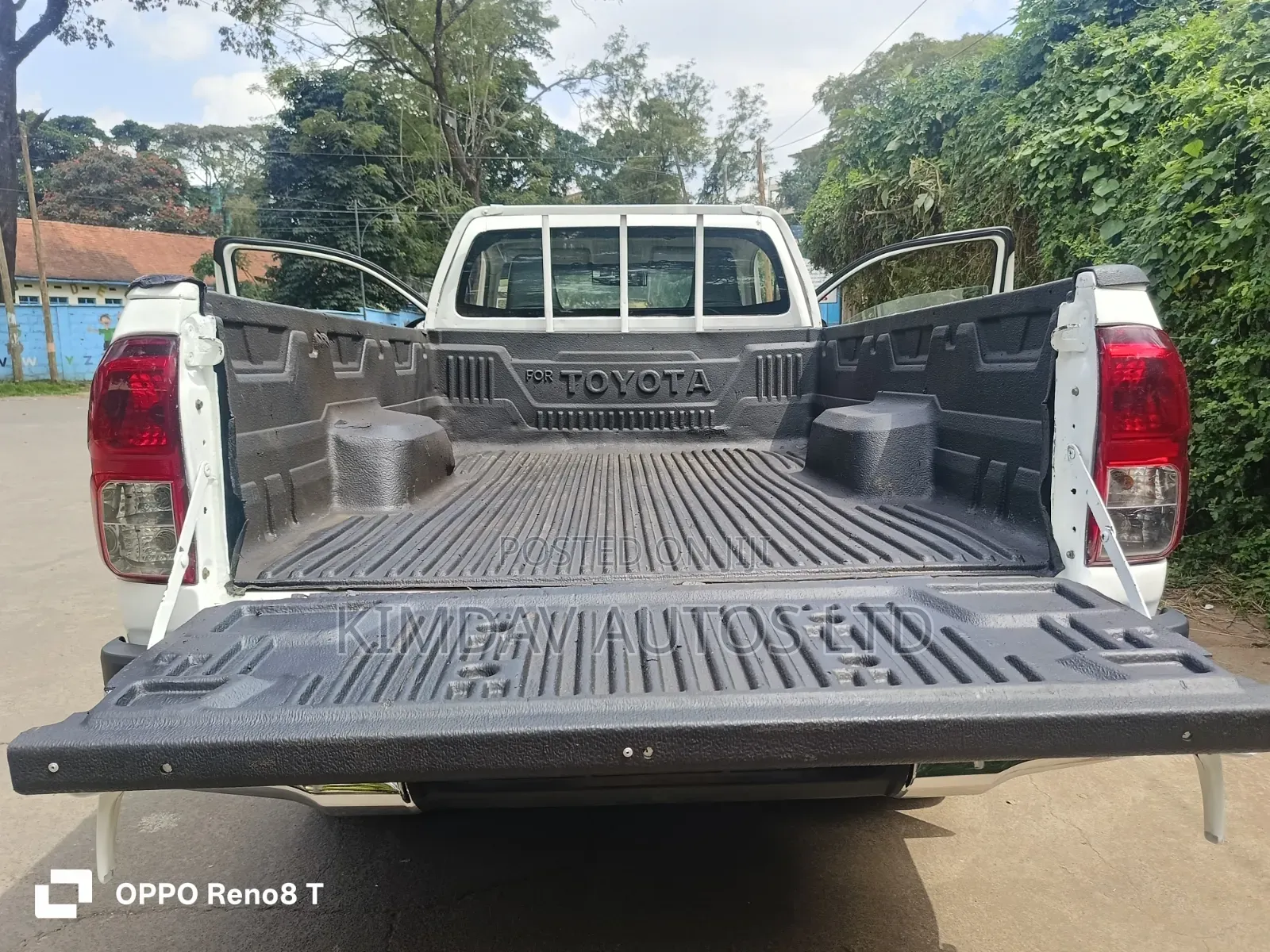 Toyota Hilux 2016 White
