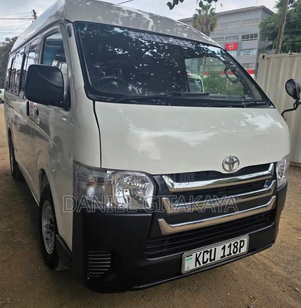 Toyota HiAce 2013 White - thumbnail 2
