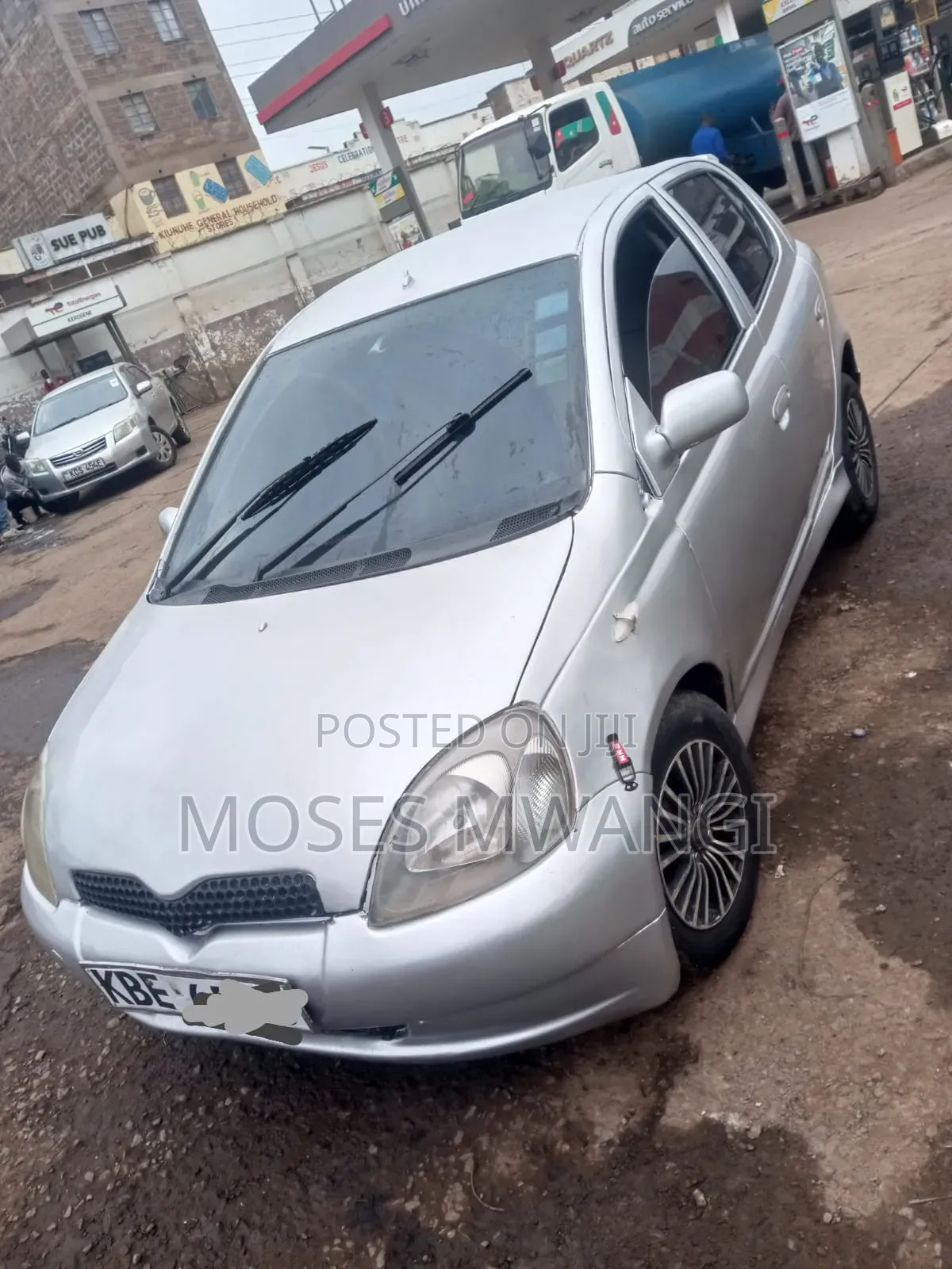 Toyota Vitz 2001 Silver