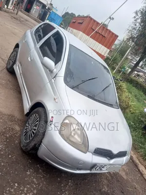 Toyota Vitz 2001 Silver