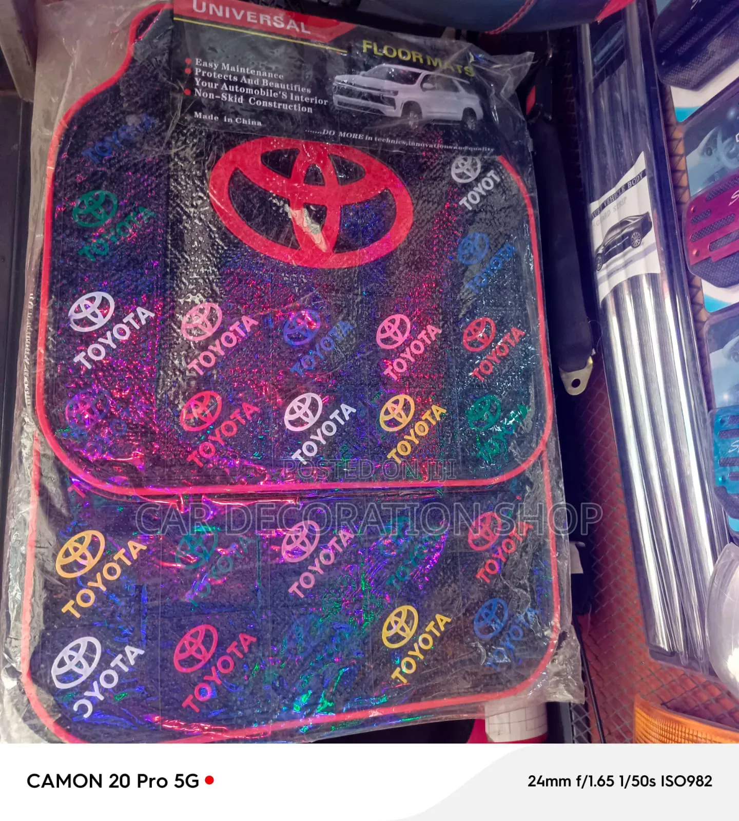 5pc Toyota Car Floor Mats With Multicolored Holographic Logo Design