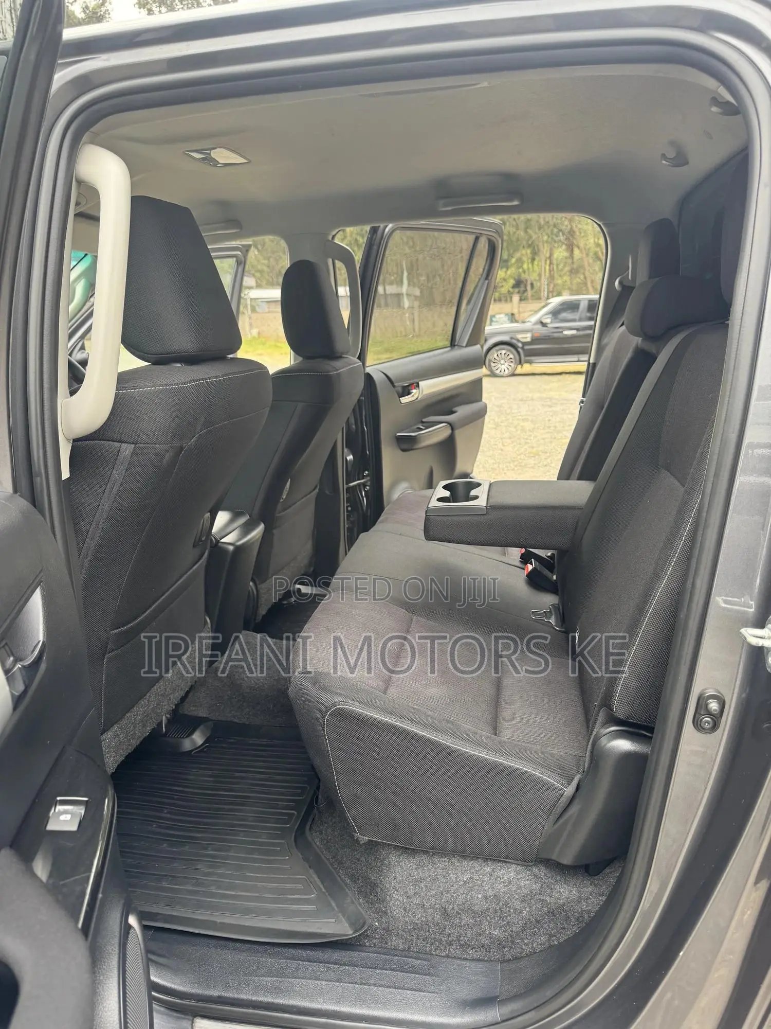 Toyota Hilux Rugged X 4x4 2018 Gray