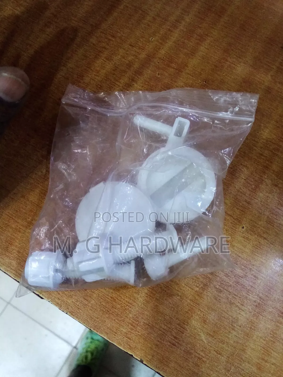 Toilet Seat Over Fittings Round