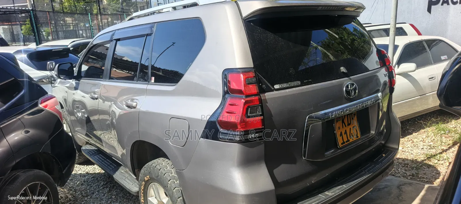 Toyota Land Cruiser Prado 2018 Gold