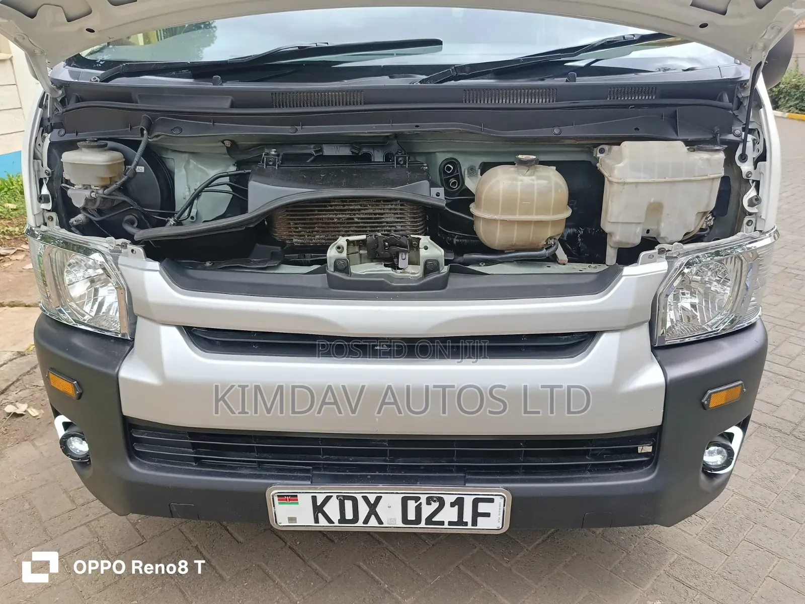 Toyota HiAce 2010 Off white