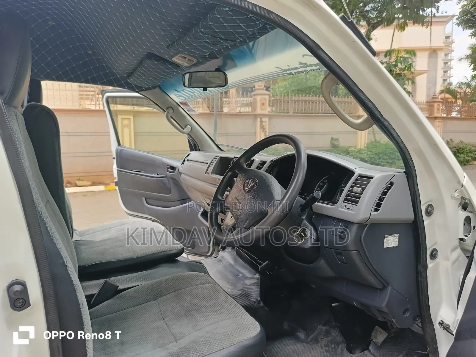 Toyota HiAce 2010 Off white