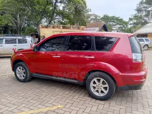 Mitsubishi Outlander 2011 Red