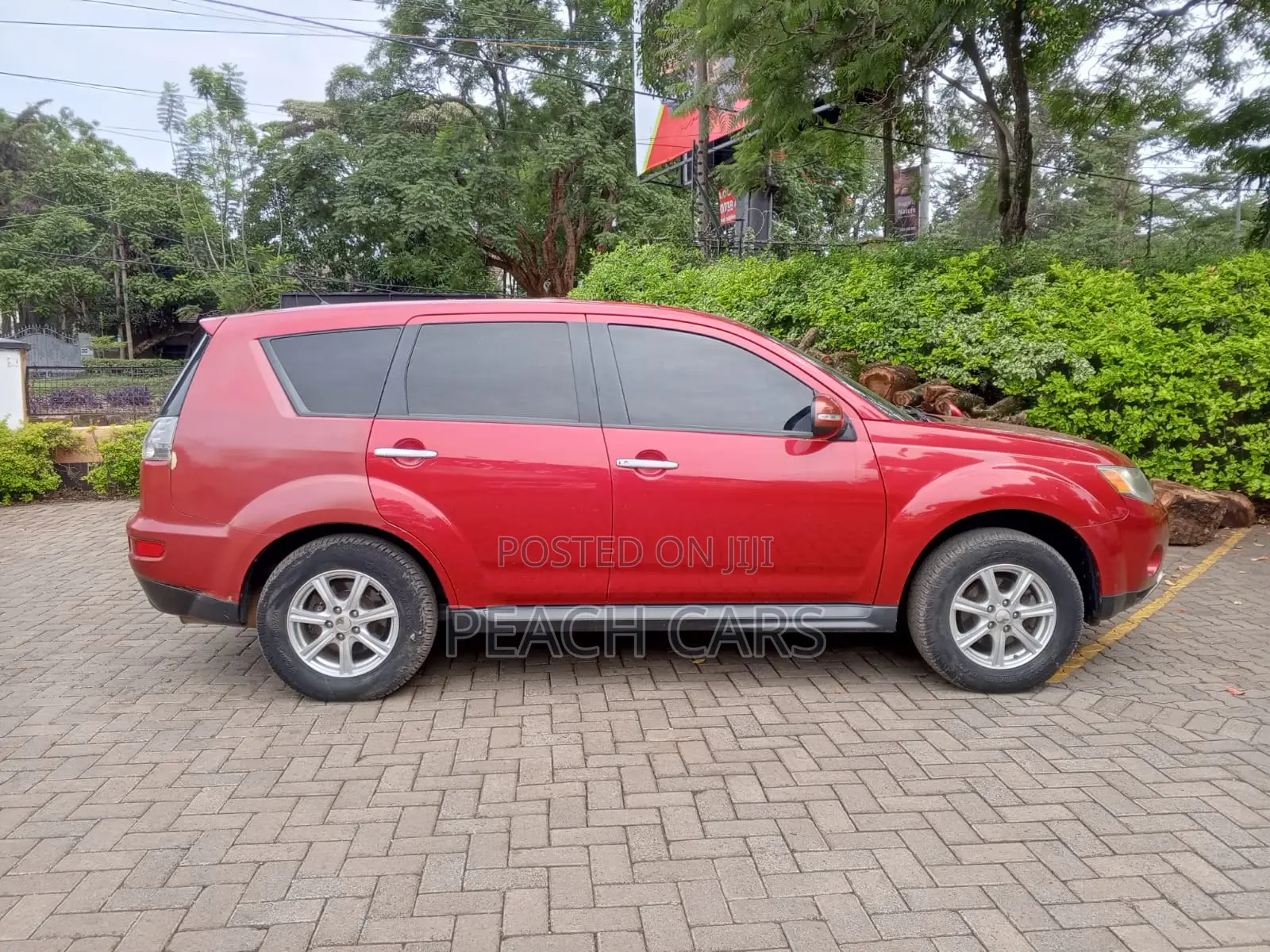 Mitsubishi Outlander 2011 Red