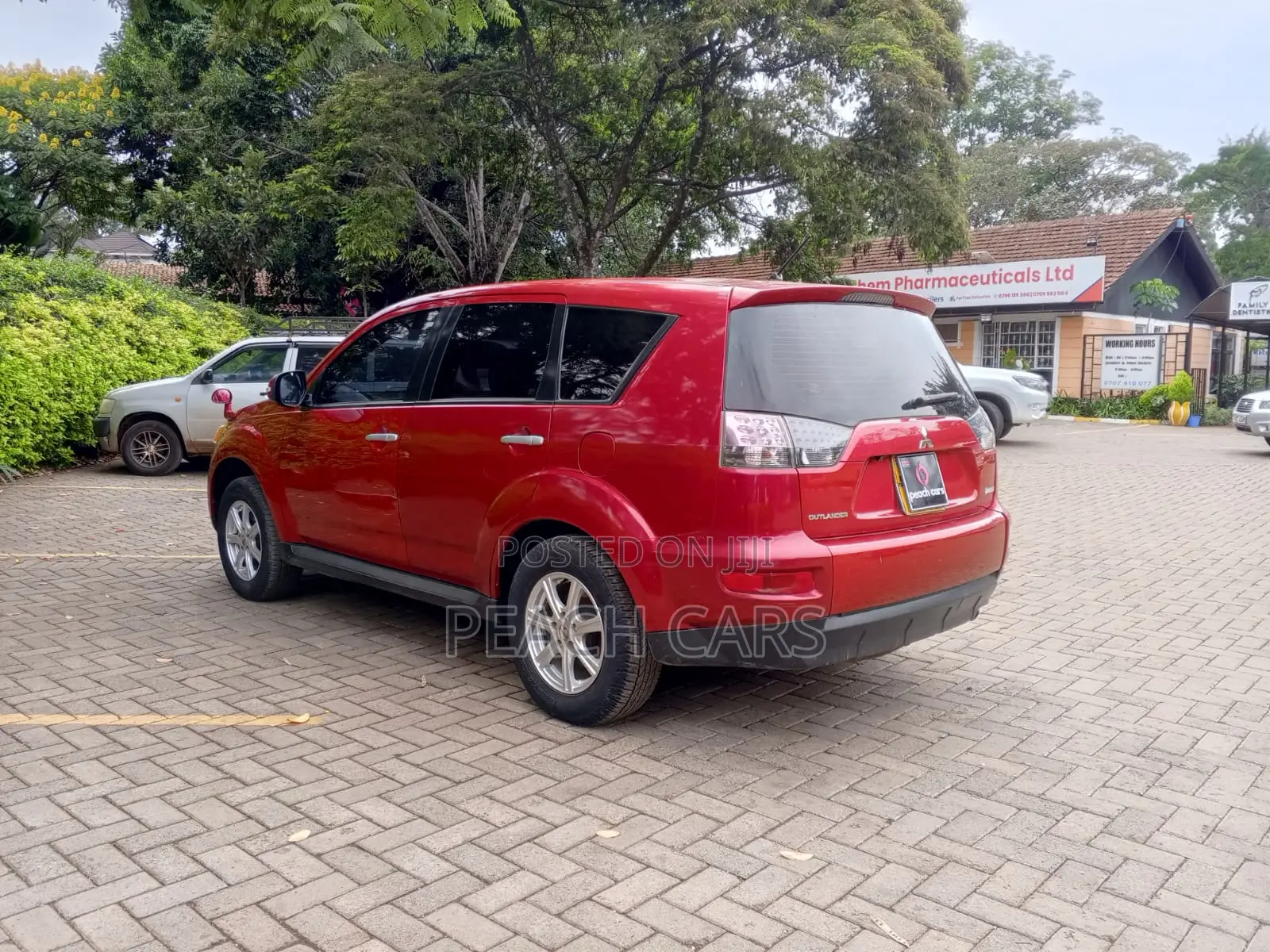 Mitsubishi Outlander 2011 Red