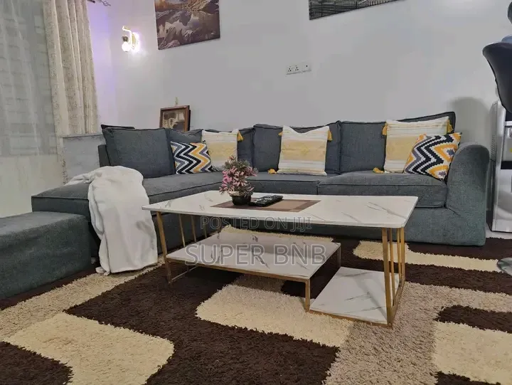 2 Bedroom Airbnb in Membly or a Comfortable 1 Bedroom Eastern Bypass