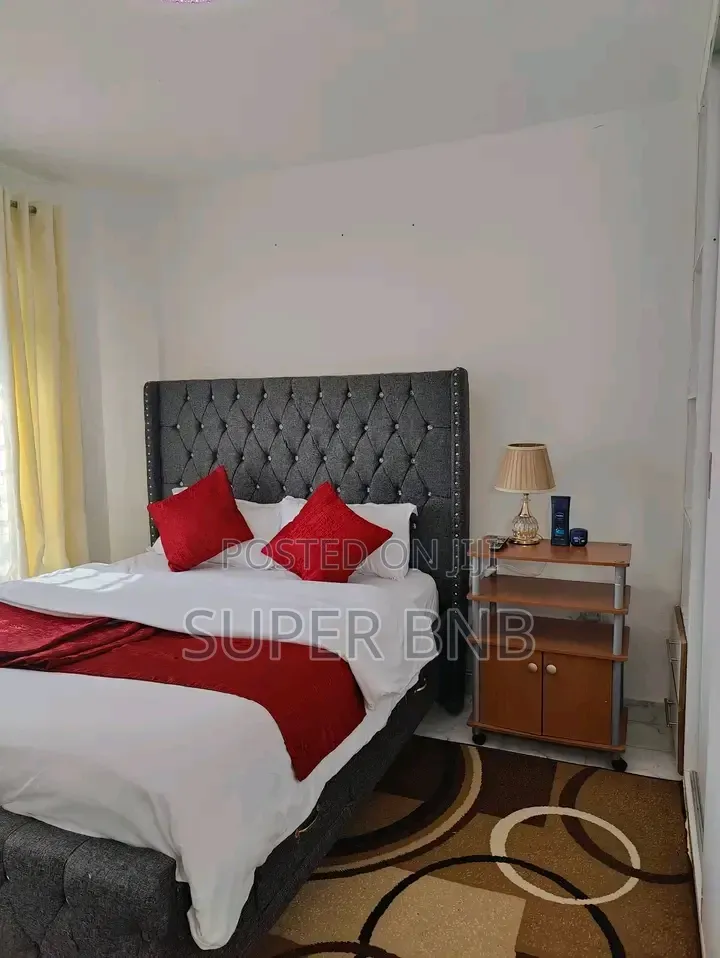 2 Bedroom Airbnb in Membly or a Comfortable 1 Bedroom Eastern Bypass