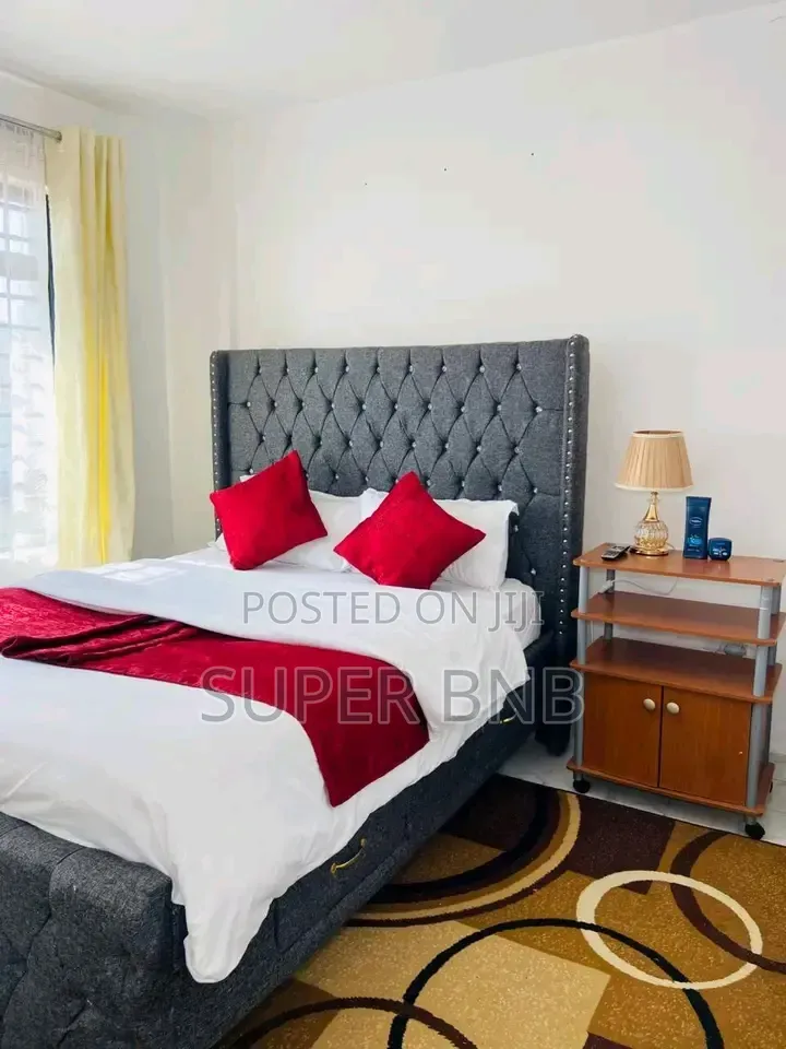 2 Bedroom Airbnb in Membly or a Comfortable 1 Bedroom Eastern Bypass