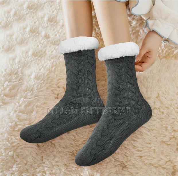 Unisex Slipper Socks - thumbnail 2