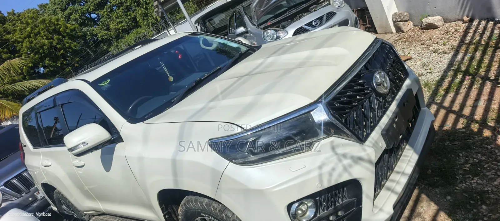 Toyota Land Cruiser Prado 2017 White