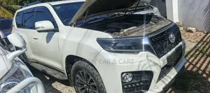 Toyota Land Cruiser Prado 2017 White