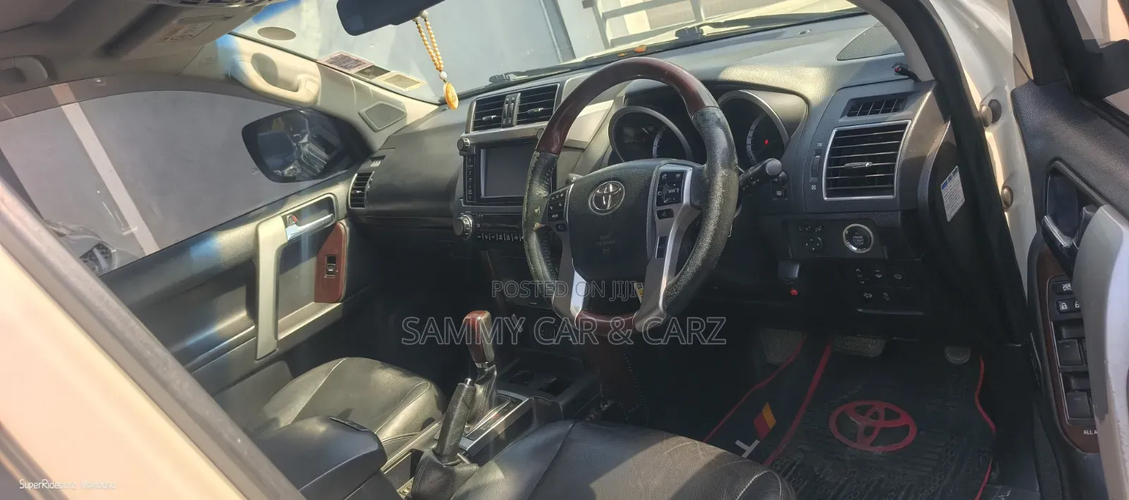 Toyota Land Cruiser Prado 2017 White