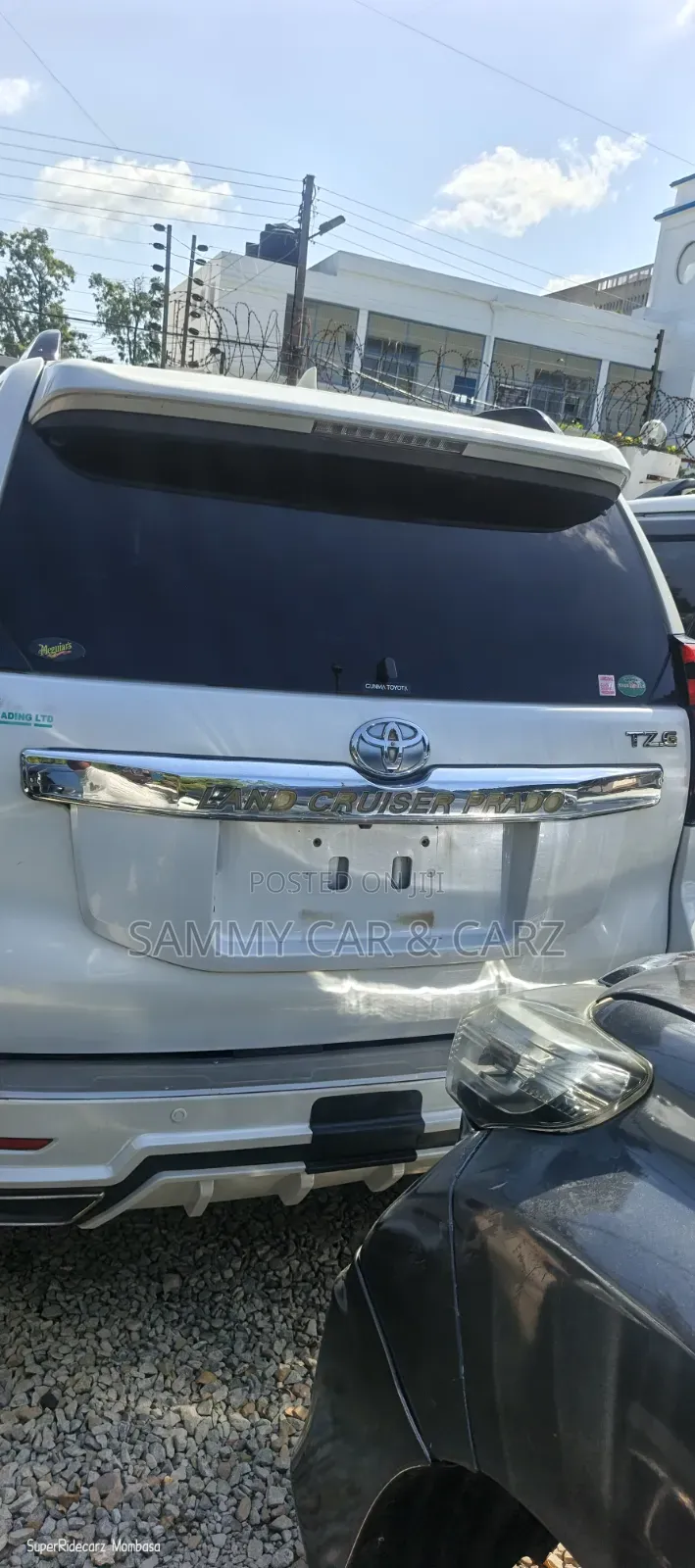 Toyota Land Cruiser Prado 2017 White
