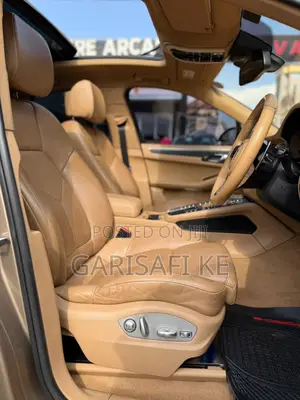 Porsche Macan 2017 Gold