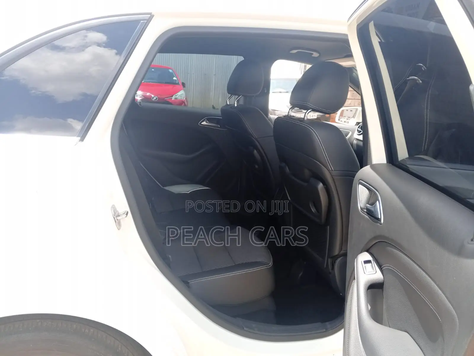 Mercedes-Benz B-Class 2018 White