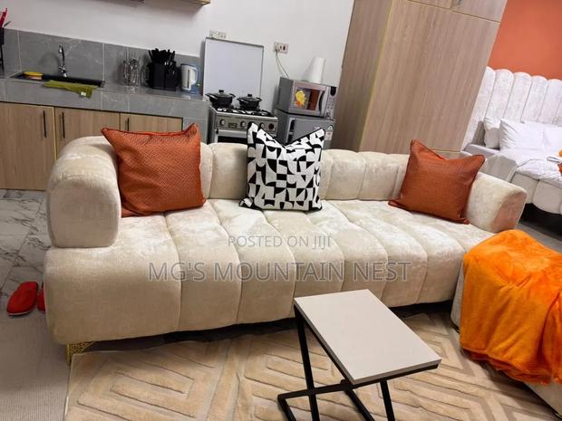Mg's Mountain Nest| Nanyuki Studio Airbnb| Near Club Zero| Sports Club