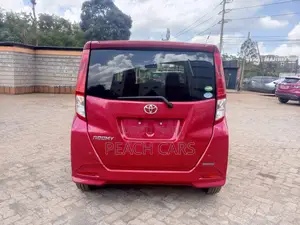 Toyota Roomy 2018 Red