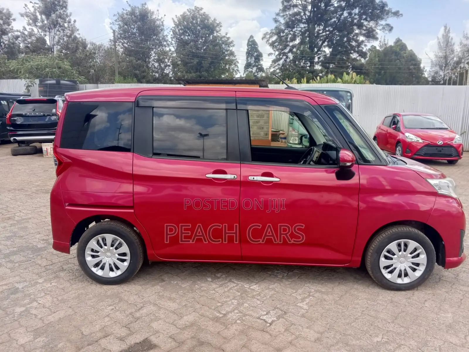 Toyota Roomy 2018 Red
