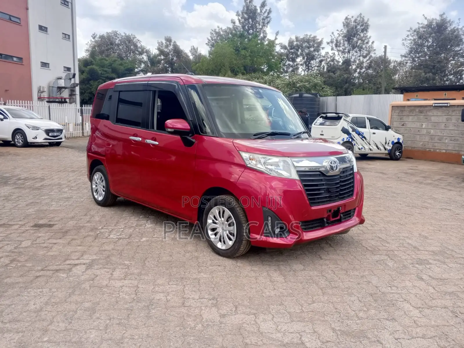 Toyota Roomy 2018 Red