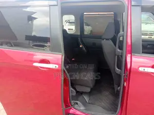 Toyota Roomy 2018 Red